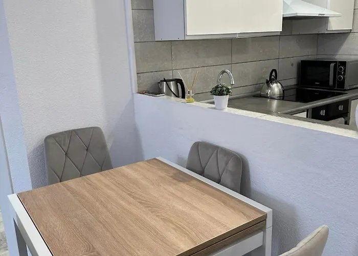 6,4-19 03,25 Guest house Poznan